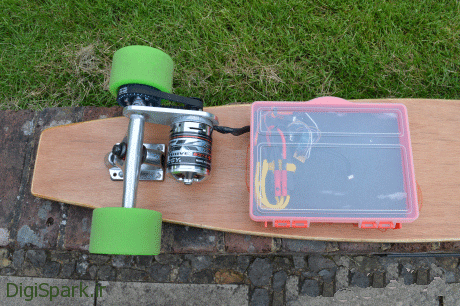  اسکیت بورد (skateboard) برقی که با تلفن کنترل می شود - دیجی اسپارک