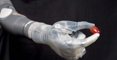 بازوی رباتیک دارپا به افراد معلول و قطع عضو کمک خواهد کرد ربات