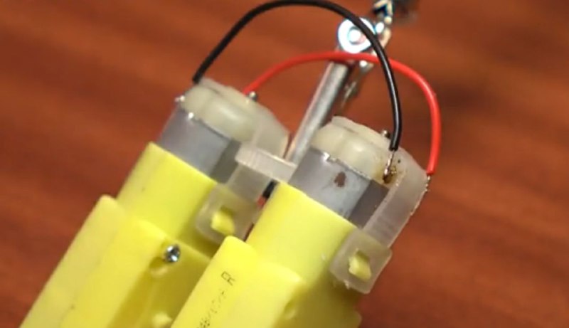 نحوه اتصال سیم موتور گیربکس زرد ربات چارلی چاپلین - دیجی اسپارک