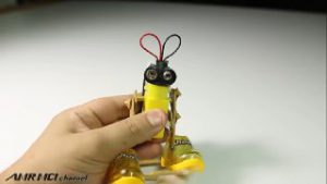 تکمیل نهایی ربات ماه نورد کاردستی الکترونیکی با موتور گیربکس دار زرد - دیجی اسپارک