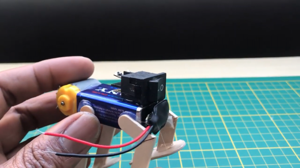 اتصال کلید راکر به ربات کاردستی سگ بازیگوش - دیجی اسپارک