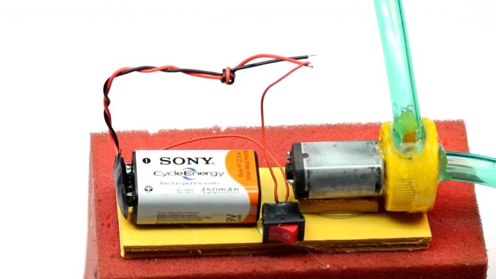 اتصال باتری به کاردستی پمپ آب - دیجی اسپارک