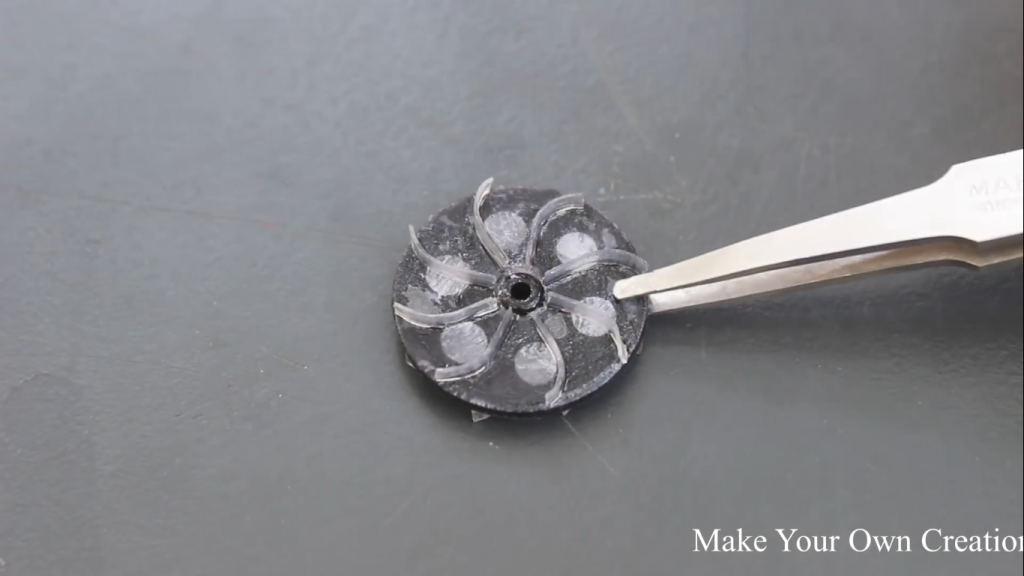 ساخت پروانه پلاستیکی برای کاردستی میکسر مایعات - دیجی اسپارک