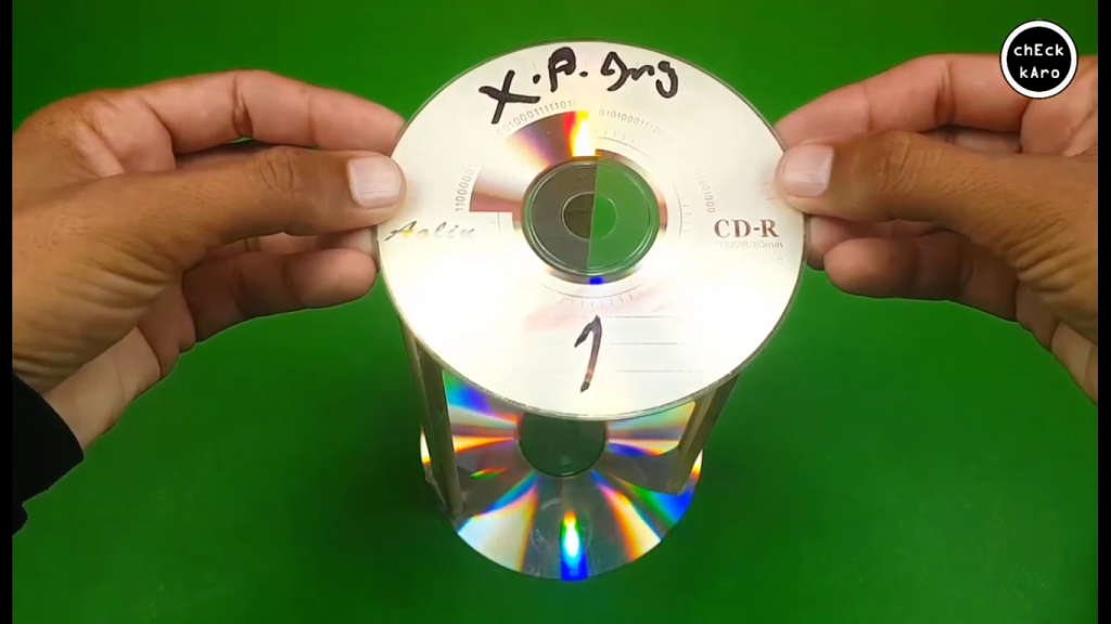 مراحل ساخت کاردستی غلت زن با CD - دیجی اسپارک