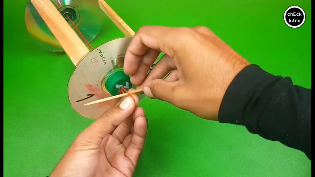 استفاده از خلال دندان در ساخت کاردستی غلت زن با CD - دیجی اسپارک