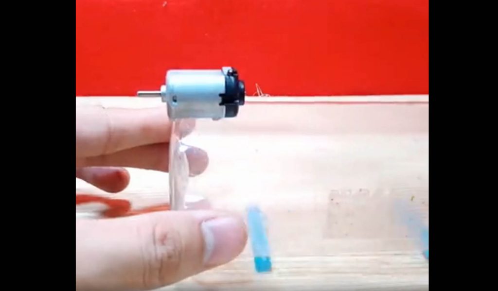 نحوه اتصالات کاردستی کپسولی پروانه ای با بطری پلاستیکی - دیجی اسپارک