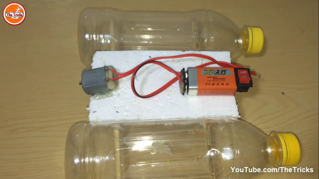 مراحل ساخت قایق سرعتی اسباب بازی با بطری پلاستیکی - دیجی اسپارک