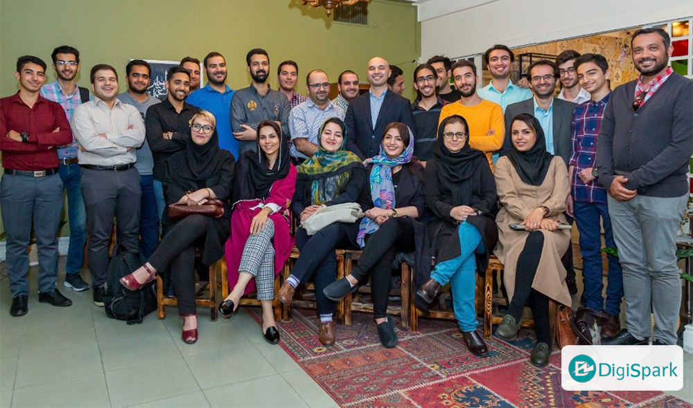 سومین جلسه جمشیم اسپارکرها در تهران - اینترنت اشیا و پروتکل MQTT به میزبانی اروند طباطبایی - دیجی اسپارک